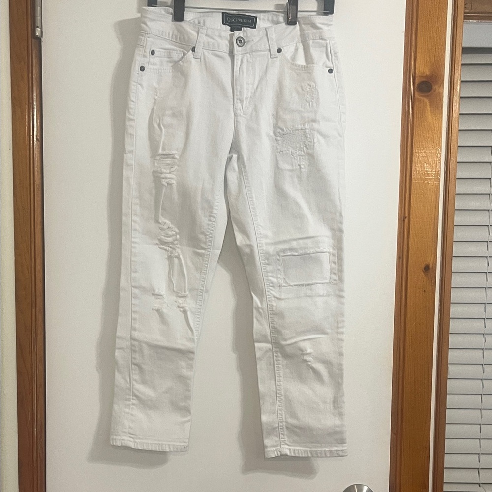 Cato’s White Ankle Distressed Jeans for Women Size 6